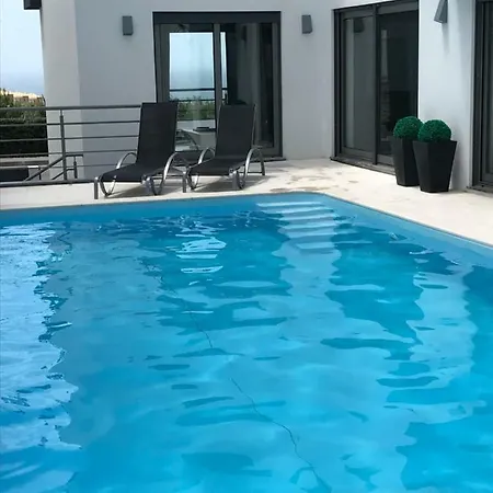 Βίλα Pani *